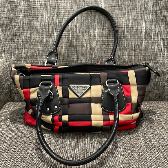 Pegaso Handbags - Pegaso Strappy Woven Shoulder Purse‎ Red Black Brown